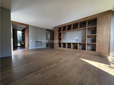 Apartamento de 2 alcobas en venta en Los Rosales, Bogotá, 212 m² · foto 11 de 17