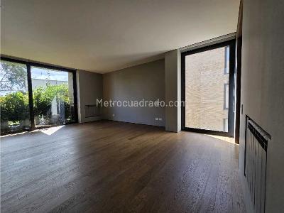 Apartamento de 2 alcobas en venta en Los Rosales, Bogotá, 212 m² · foto 12 de 17
