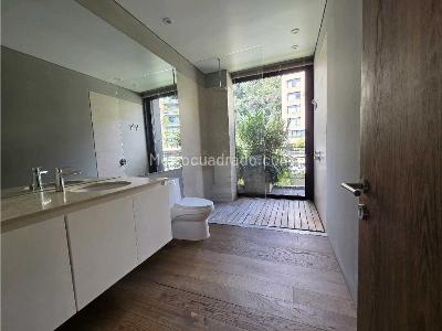 Apartamento de 2 alcobas en venta en Los Rosales, Bogotá, 212 m² · foto 13 de 17