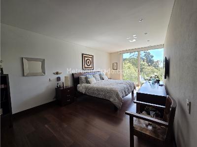 Apartamento de 3 alcobas en venta en Los Rosales, Bogotá, 277 m² · foto 9 de 17