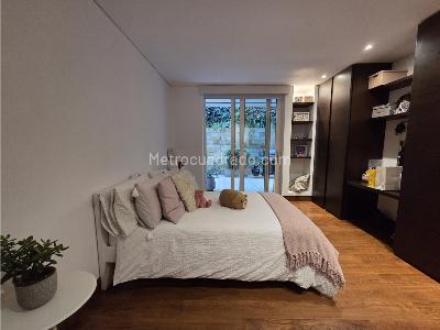 Apartamento de 3 alcobas en venta en Los Rosales, Bogotá, 277 m² · foto 16 de 17