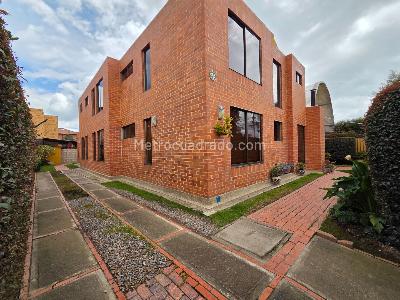 Casa de 5 alcobas en venta en Acacias, Chía, 152 m² · foto 2 de 20