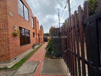 Casa de 5 alcobas en venta en Acacias, Chía, 152 m² · foto 3 de 20