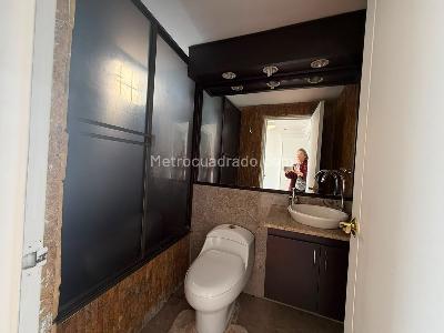 Apartamento de 4 alcobas en arriendo en Chico, Bogotá, 355 m² · foto 14 de 19