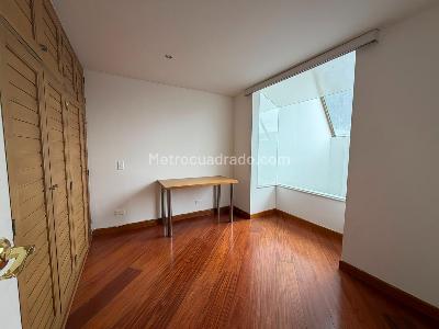 Apartamento de 4 alcobas en arriendo en Chico, Bogotá, 355 m² · foto 19 de 19