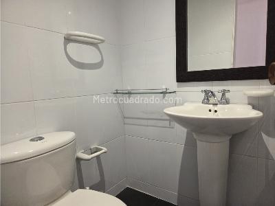 Apartamento de 3 alcobas en venta en Quinta Camacho, Bogotá, 157 m² · foto 5 de 11