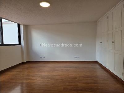 Apartamento de 3 alcobas en venta en Quinta Camacho, Bogotá, 157 m² · foto 8 de 11