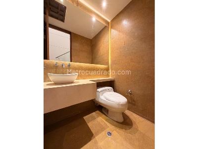 Apartamento de 3 alcobas en venta en Country Club, Bogotá, 255 m² · foto 5 de 19