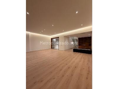Apartamento de 3 alcobas en venta en Country Club, Bogotá, 255 m² · foto 6 de 19