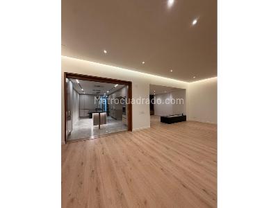 Apartamento de 3 alcobas en venta en Country Club, Bogotá, 255 m² · foto 7 de 19