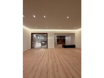 Apartamento de 3 alcobas en venta en Country Club, Bogotá, 255 m² · foto 8 de 19