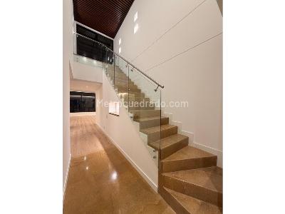 Apartamento de 3 alcobas en venta en Country Club, Bogotá, 255 m² · foto 9 de 19