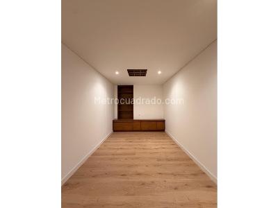 Apartamento de 3 alcobas en venta en Country Club, Bogotá, 255 m² · foto 14 de 19