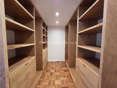 Apartamento de 3 alcobas en venta en Los Rosales, Bogotá, 250 m² · foto 14 de 20