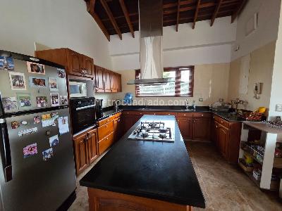 Casa de 4 alcobas en arriendo en San Jose De Los Nogales, Chía, 335 m² · foto 7 de 20