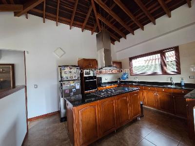 Casa de 4 alcobas en arriendo en San Jose De Los Nogales, Chía, 335 m² · foto 8 de 20