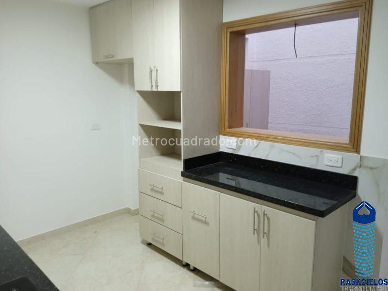 Casa Amplia de 4 Alcobas en El Nogal - 2