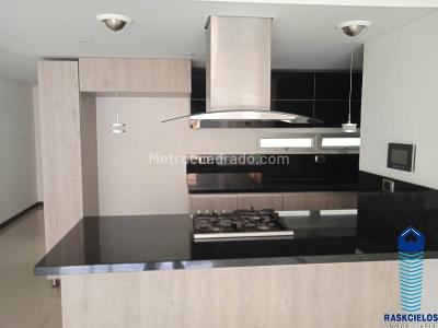 Apartamento de 3 alcobas en venta en La Castellana, Medellín, 99 m² · foto 2 de 20