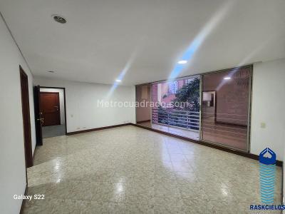 Apartamento de 3 alcobas en venta en Laureles, Medellín, 120 m² · foto 2 de 20