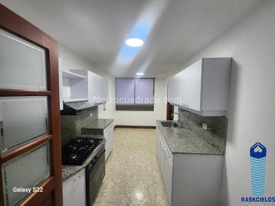 Apartamento de 3 alcobas en venta en Laureles, Medellín, 120 m² · foto 4 de 20