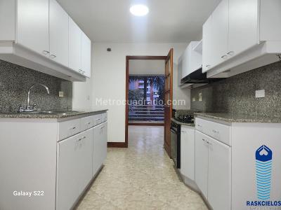 Apartamento de 3 alcobas en venta en Laureles, Medellín, 120 m² · foto 5 de 20