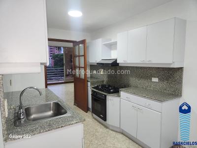 Apartamento de 3 alcobas en venta en Laureles, Medellín, 120 m² · foto 6 de 20