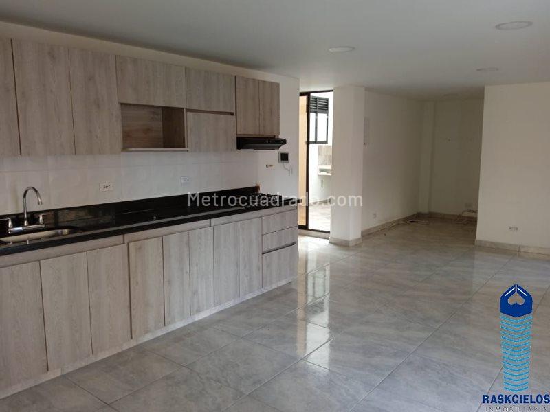 3BR Apartment with Natural Gas & 2 Balconies in El Nogal