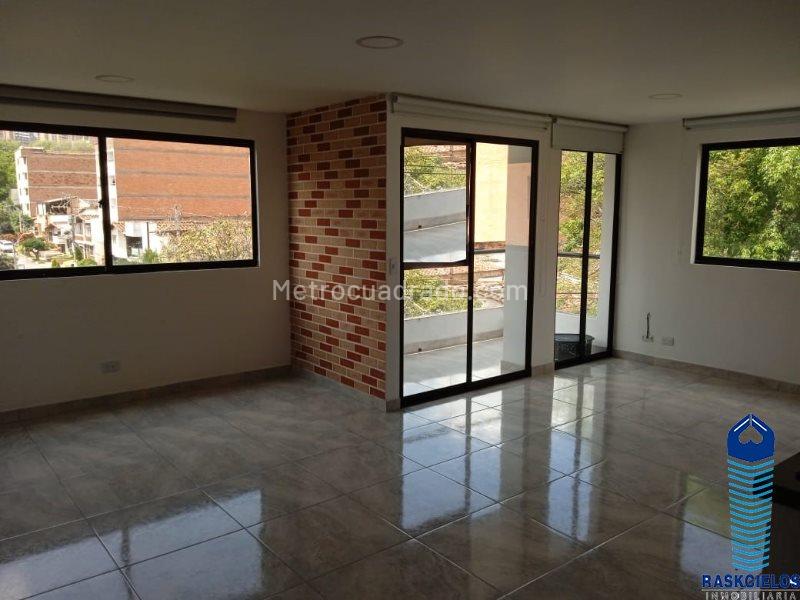 Apartamento de 3 Alcobas con Gas Natural y 2 Balcones en El Nogal - 4