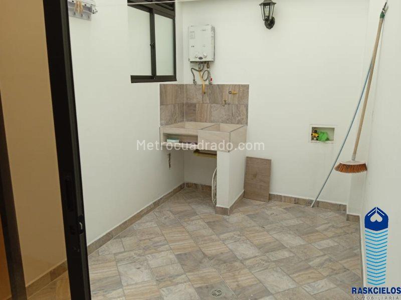 Apartamento de 3 Alcobas con Gas Natural y 2 Balcones en El Nogal - 7