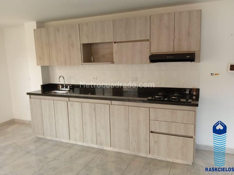 Apartamento de 3 Alcobas con Gas Natural y 2 Balcones en El Nogal - 8