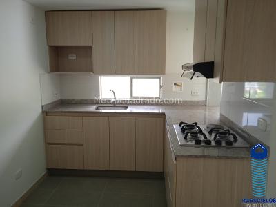 Apartamento de 2 alcobas en arriendo en Loma De Los Bernal, Medellín, 56 m² · foto 4 de 20