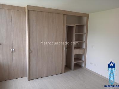 Apartamento de 2 alcobas en arriendo en Loma De Los Bernal, Medellín, 56 m² · foto 14 de 20