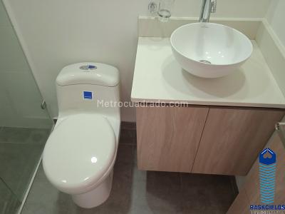Apartamento de 2 alcobas en arriendo en Loma De Los Bernal, Medellín, 56 m² · foto 16 de 20