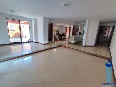 Apartamento de 3 alcobas en venta en La Castellana, Medellín, 200 m² · foto 3 de 20
