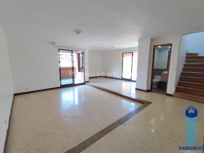 Apartamento de 3 alcobas en venta en La Castellana, Medellín, 200 m² · foto 4 de 20