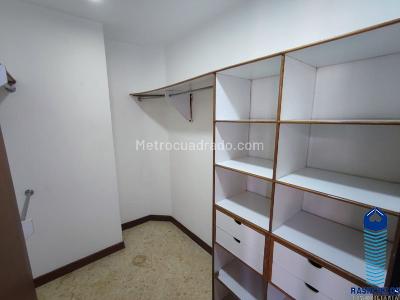 Apartamento de 3 alcobas en venta en La Castellana, Medellín, 200 m² · foto 16 de 20