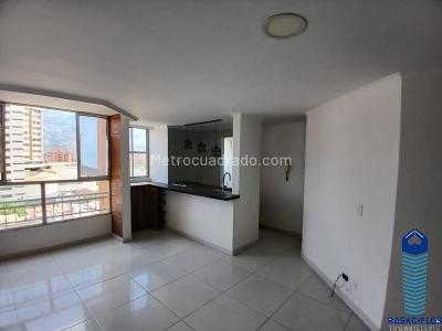Apartaestudio en arriendo en Laureles, Medellín · foto 2 de 13