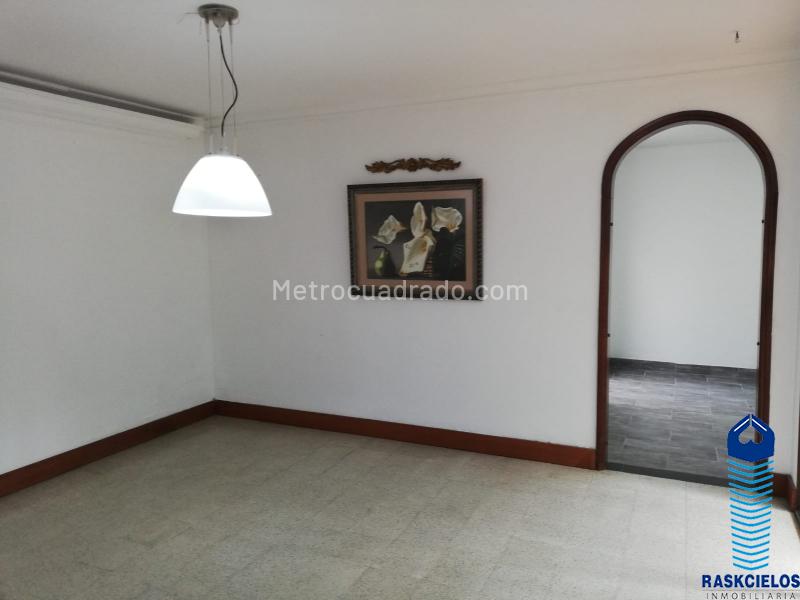 Spacious 3BR House Near Unicentro in Belen - 5