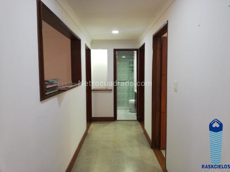 Spacious 3BR House Near Unicentro in Belen - 4