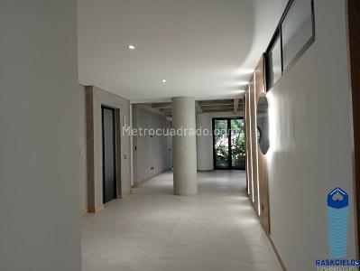Apartamento de 2 alcobas en venta en Laureles, Medellín, 180 m² · foto 2 de 19