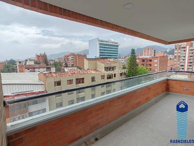 Apartamento de 3 alcobas en venta en Laureles, Medellín, 130 m² · foto 7 de 20