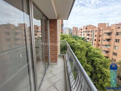 Apartamento de 3 alcobas en arriendo en Laureles, Medellín, 102 m² · foto 3 de 20