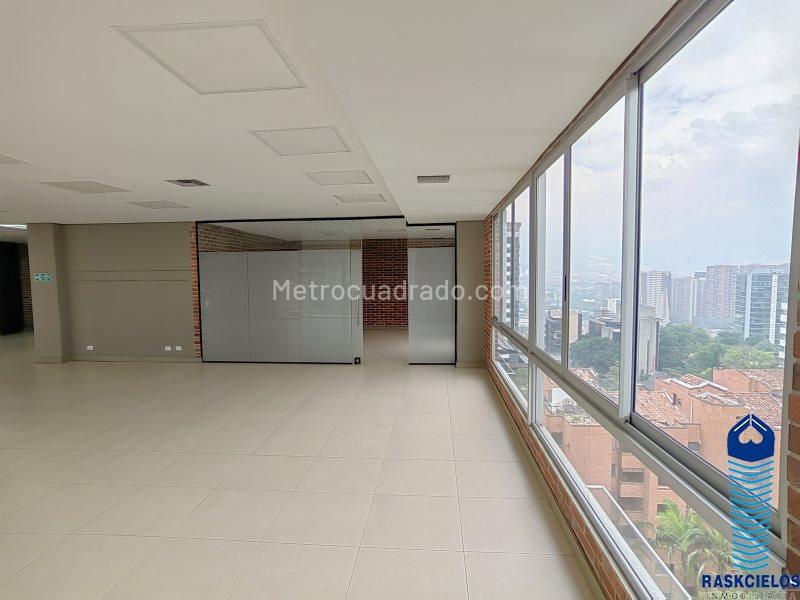 Oficina en Arriendo, Castropol, Medellín - Más