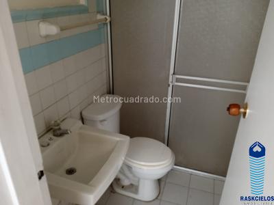 Casa de 5 alcobas en venta en La America, Medellín, 290 m² · foto 14 de 19