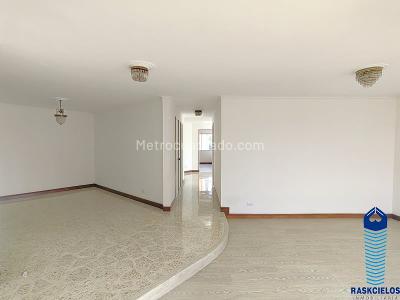 Apartamento de 4 alcobas en venta en Laureles, Medellín, 161 m² · foto 8 de 20