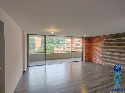 Apartamento de 2 alcobas en venta en El Poblado, Medellín, 120 m² · foto 2 de 20