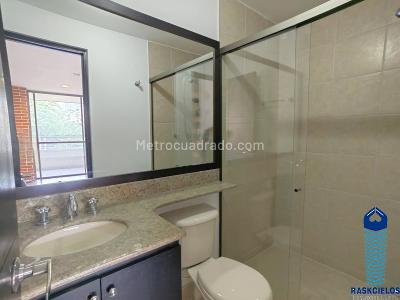 Apartamento de 2 alcobas en venta en El Poblado, Medellín, 120 m² · foto 11 de 20
