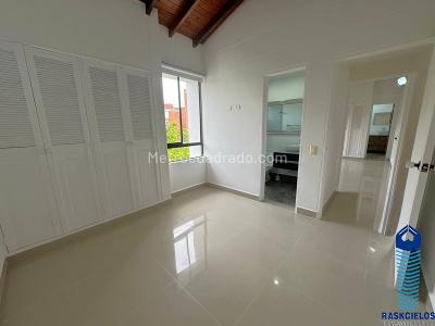Apartamento de 3 alcobas en venta en Laureles, Medellín, 165 m² · foto 15 de 19