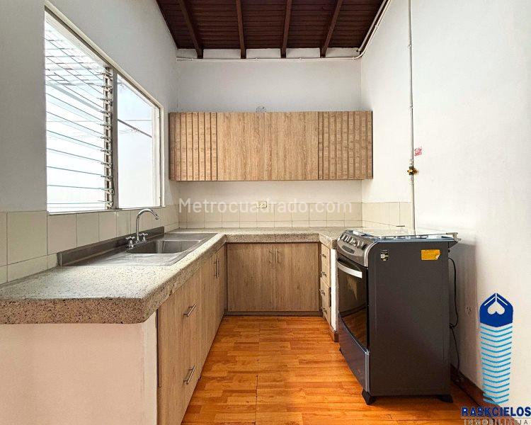 Functional 4BR House in Exclusive El Nogal - 2