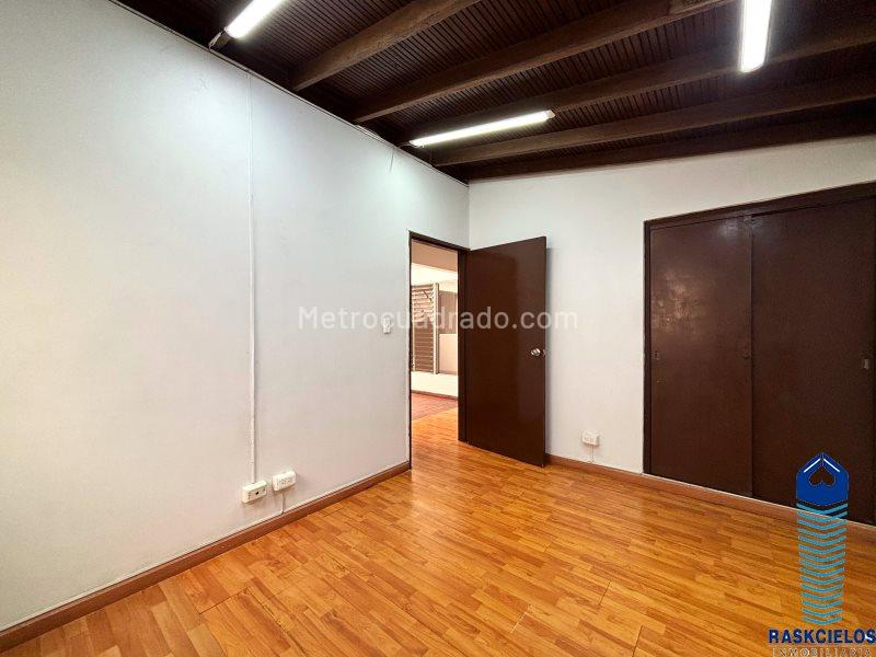 Functional 4BR House in Exclusive El Nogal - 3